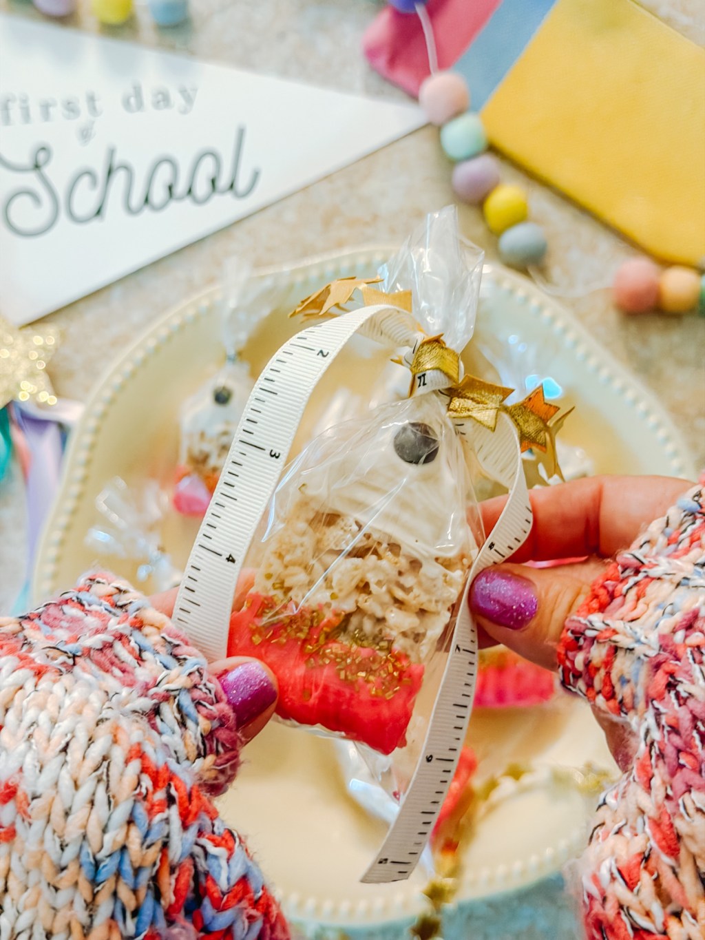 Back-to-School Rice Krispie Treat Pencils (Easy No-Bake Teacher&nbsp;Gift!)